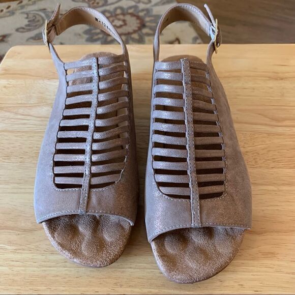 Walking Cradles Karina Slingback Sandals Cipria Metallic Suede 8.5W Not Worn - Picture 1 of 9